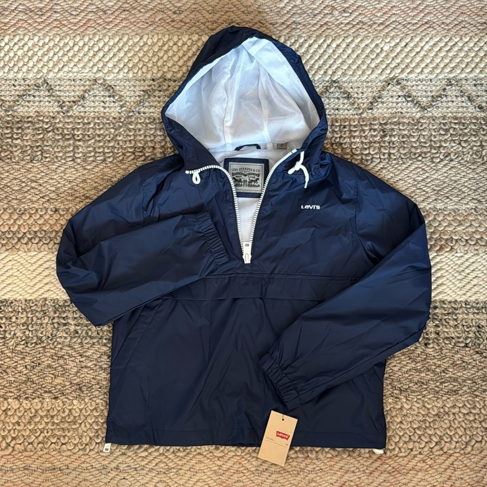 NWT Levi’s Hooded Windbreaker Zip Up Pullover Lightweight & Water Resistant